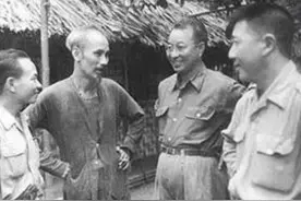陈赓到越南讲解战术，越军军官愣是听不懂，只有武元甲明白了图片