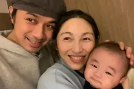 古巨基夫妻24小时盯儿子睡觉，原因让人心疼，网友：可怜父母心图片
