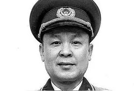 76岁韦国清在京去世，留下3子：长子2014年去世，次子副军职干部图片