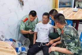 男子面馆就餐突发癫痫倒地 重庆三名武警官兵急伸援手图片