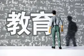 21深度｜教培从业者的“黑色七月”：清北毕业当月即失业，自降年薪20万转行图片