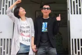 看陈小春应采儿回农村，再看李湘王岳伦回农村，网友直呼差距太大图片
