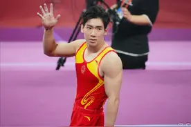 一黑到底！中国体操又一栋梁之才崛起，力压三位世界冠军再夺第一图片