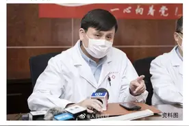 张文宏提醒：“别夹菜了！”饭吹吹凉再喂，就是在害娃图片