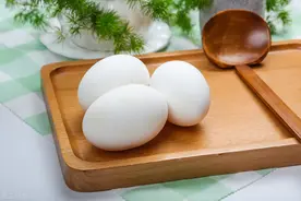 鸡蛋，鸭蛋，鹅蛋和鹌鹑蛋，营养差别这么大，看懂了别吃错了图片