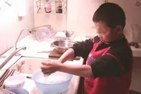 "请倒数第一名学生家长讲话"！家长一席话，班主任惭愧低头图片