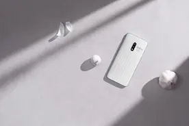 realme X2 Pro大师版斩获红点设计奖 全力打造潮玩设计图片