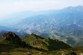 北京城内第一峰，奇峰峻俏、花卉无垠，距市中心122公里适合自驾图片