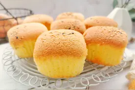 4个鸡蛋，1碗面粉，教你做老式鸡蛋糕，记住3点，不开裂不塌陷图片