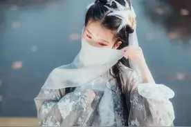 一起读经典：晏几道《临江仙·梦后楼台高锁》图片