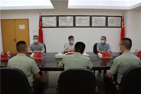 泉港区领导走访慰问驻军部队图片