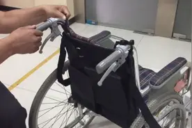 『辅具资讯』轮椅上的随身携带轮椅包，让残疾人朋友们出行更方便！图片