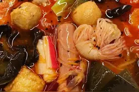 闺蜜请我吃麻辣烫，拿好食材提了一要求，老板：你干脆回家自己做图片