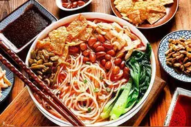 美国有汉堡，日本有寿司，韩国有泡菜，老外：你们中国有什么？图片
