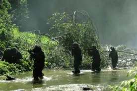 山岳丛林武装越野！侦察兵的日常演练超硬核图片