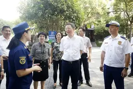 衢州市人大常委会主任吴国升率队深入柯城、物流园区开展节前消防安全检查图片