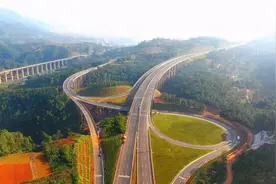 河南新建一条高速公路，对接山西，打造了世界第一长的螺旋隧道图片