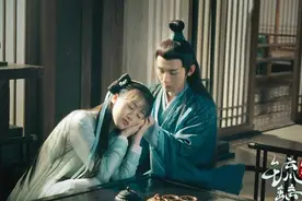 被孟子义表白，被袁冰妍亲吻，颜值一般的成毅女人缘竟这么好图片