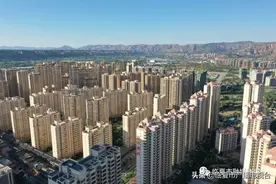 记者探访：临夏市多条道路升级改造项目正日夜赶工！力争早日恢复通畅图片