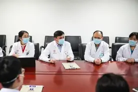 张文宏回应“暑假能否带孩子国内旅游”图片