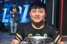 再见青春！知名电竞选手Uzi宣布退役：“到这里就结束了，谢谢所有人”图片