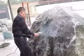 一块3吨重的碧玉原石，买主却把它做了手镯图片