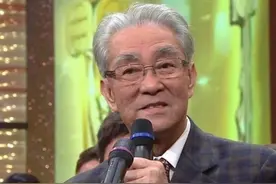 90岁老戏骨周聪近照，满头白发显老态，乐观面对生死想含笑而终图片