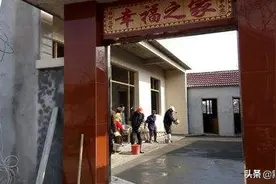 农村盖房喜欢在外墙贴瓷砖，但这几年却很少见，看农村大哥怎么说图片