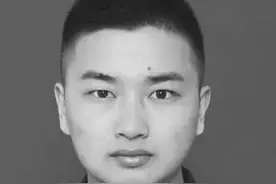 广西南丹农贸市场火灾一消防员牺牲！图片