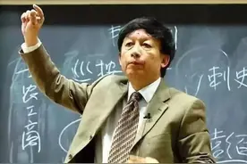 易中天很少盯女儿学习，却还考上名校独立买房，因做好了这3点图片
