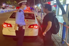 宁波小伙重庆街头报警找女友：贷款借她20万元 现在联系不上了图片
