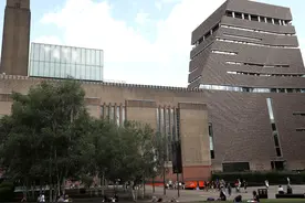 英国男子把男童从10楼抛下，还露出灿烂笑容，法官称"永不释放"图片