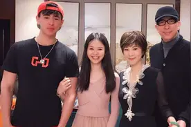 生涯59金，22岁巅峰退役，昔日女乒第一人曹燕华现状如何？图片