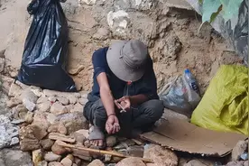 还有没有王法？缅甸边境大其力警局附近，不少人聚众吸毒贩毒图片