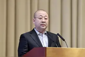 获“全国优秀县委书记”称号14天后，他履新代市长图片