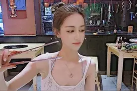 AG公开招募女队员，富婆景慧跟国服瑶没资格入队，有钱漂亮没用图片