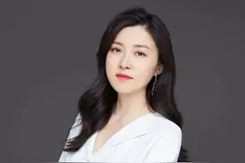 海归女孩不上班，白天在工地，晚上在佛堂：我甘愿被掏空图片
