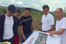 景东县长胡其武到北部区调研高速路连接线规划工作图片