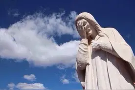 当基督教乐队奏起《国际歌》，耶稣哭了图片