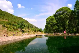 山西新晋5A景区，208米悬崖露天观光电梯，打破多个世界纪录图片