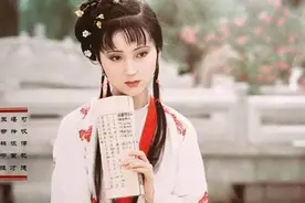 鹰钩鼻三白眼，不够漂亮的陈晓旭，凭啥成就最经典的林黛玉图片
