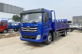 能否成为后起之秀？实拍陕汽德龙N3000 6米8载货车图片