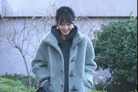 今年冬天流行什么颜色的衣服？穿蓝色，就对了图片