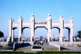 广东各大高校校门大对比，为何中大牌坊位于华南理工大学内？图片