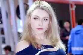 俄罗斯美少女16岁未成年开始当车模，经历令人唏嘘图片