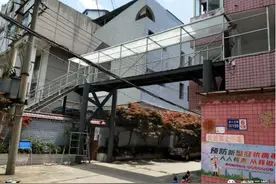 师大附中学生宿舍小天桥建好了！图片