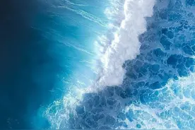 大海：观天蓝，看海碧，云深浪白，天高海阔图片