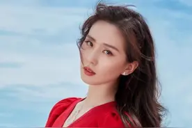 名门泽佳：刘诗诗新大片娇艳十足！海边红裙跳舞画面效果绝美迷人图片