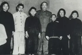 彭德怀和他的侄子侄女们，曾刻意降低彭启超军衔，为彭钢破例求人图片
