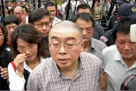 盘点“立委”带职坐牢：邱毅减刑出狱后即搭高铁返“立法院”上班图片